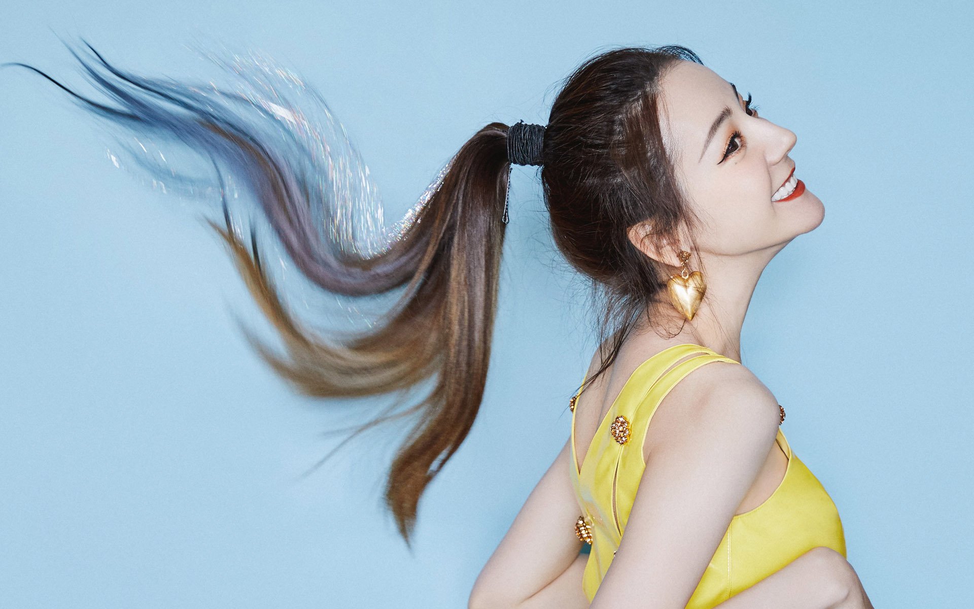 “意甲新秀连续破门,闪耀赛场赢得关注”,意甲新球衣